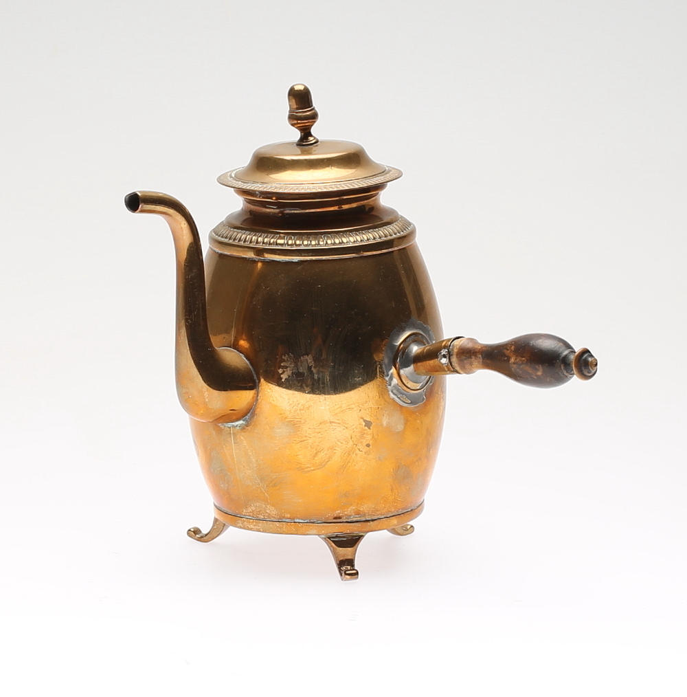 SERVERINGSKANNA, mässing, Skultuna Bruk, senempire, 1800-talets mitt.