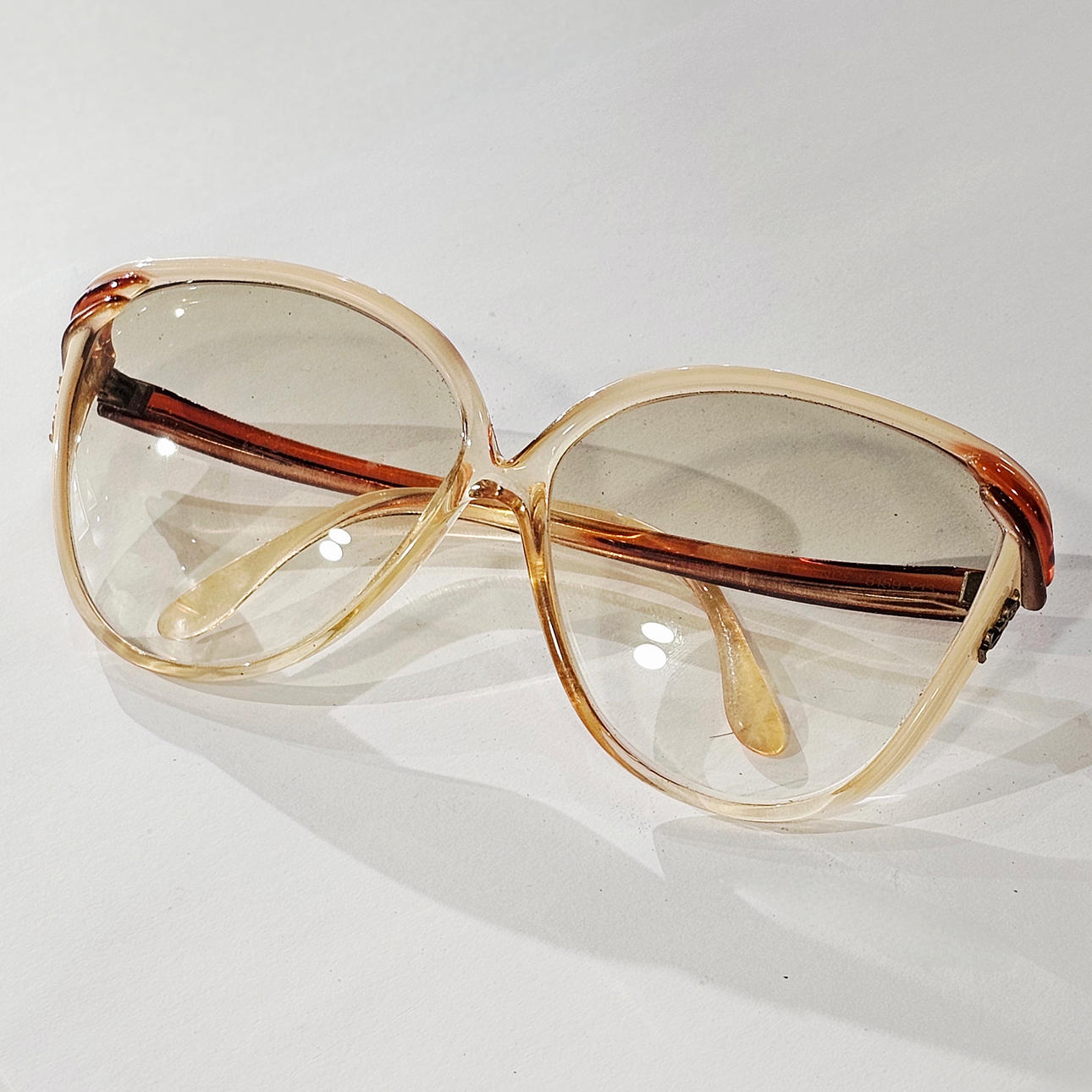 YVES SAINT LAURENT. Vintage glasses. Reference 8159 Y13.
