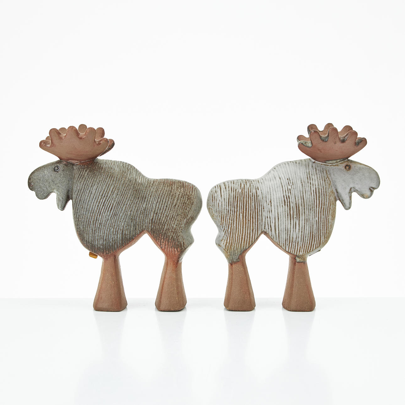 LISA LARSON. Figuras de alce, 2 piezas gres, «Skansen», Gustavsberg.