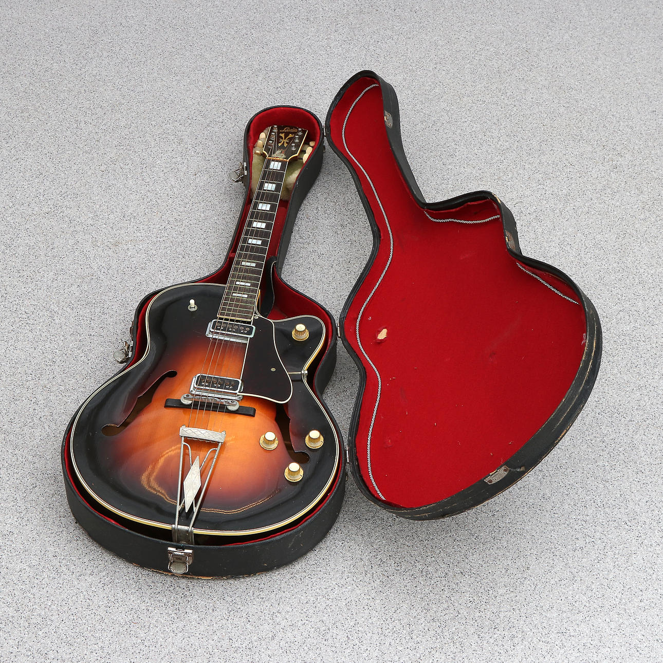 GITARR HALVAKUSTISK, LEVIN, MODELL 330, serienummer 419311, 1961, Sverige.
