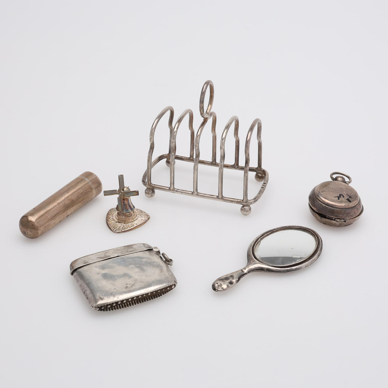 VARIOUS SILVER OBJECTS, 6 PIECES, WEIGHABLE SILVER Approx. 94 g.