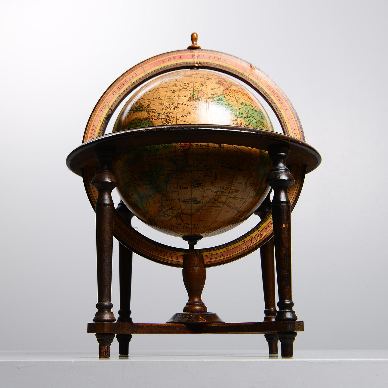 JORDGLOBE, table model, 1900/2000s.