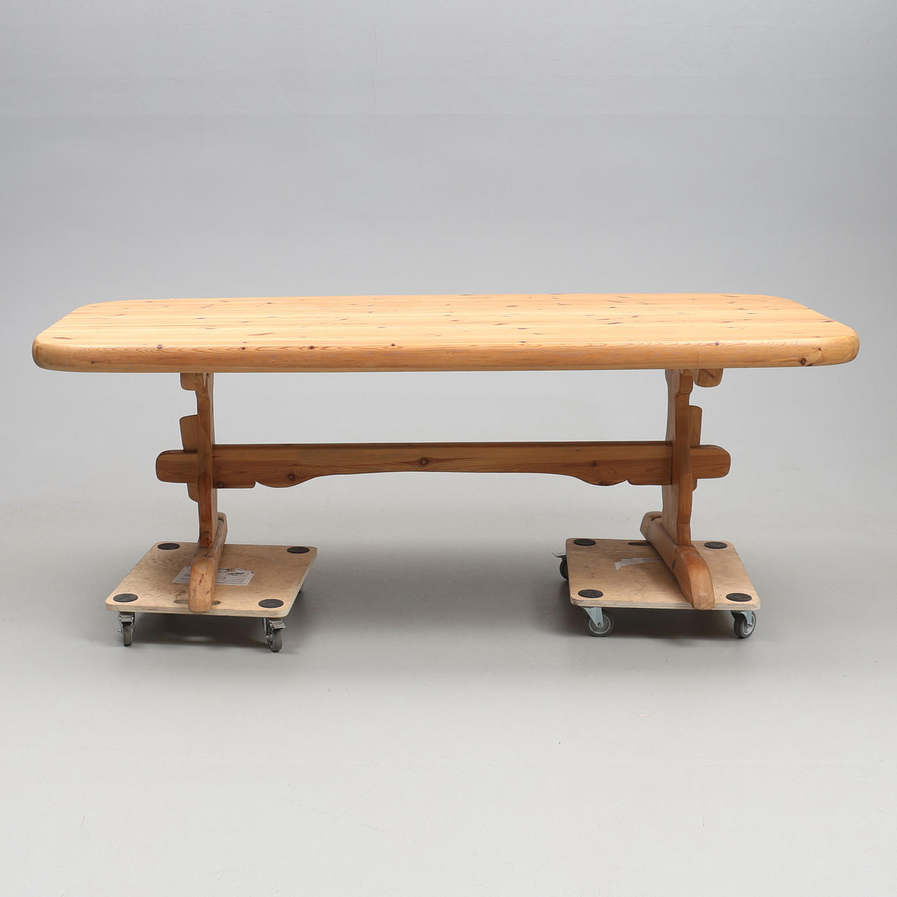 TRESTLE TABLE. A pine tree, 20th century.