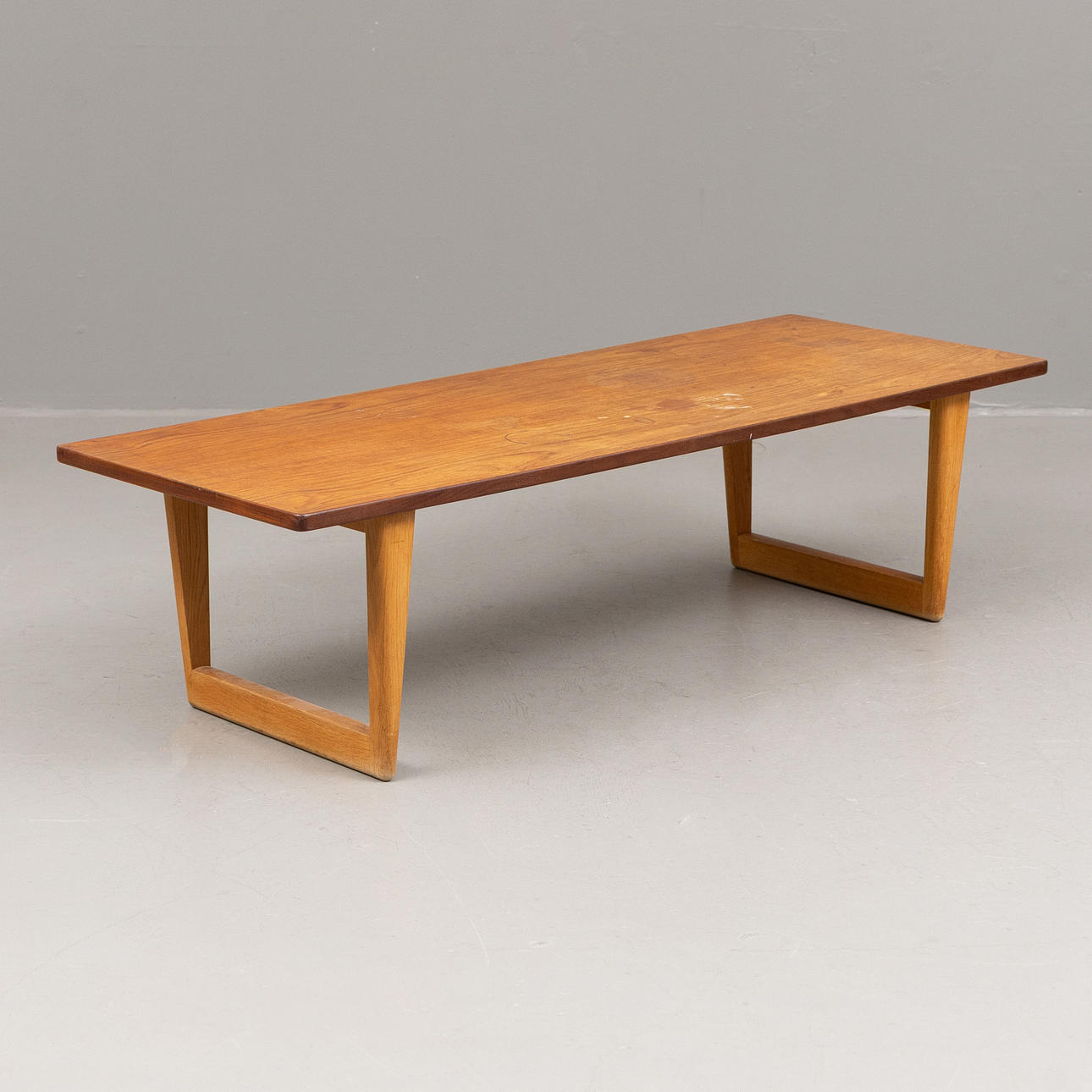 BØRGE MOGENSEN. Coffee table, mod. 261, Frederika, Denmark.
