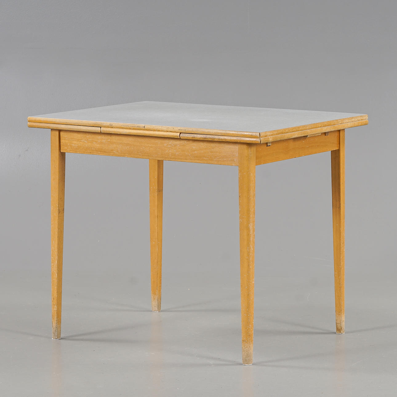 A mid-20th century Perstorp board.