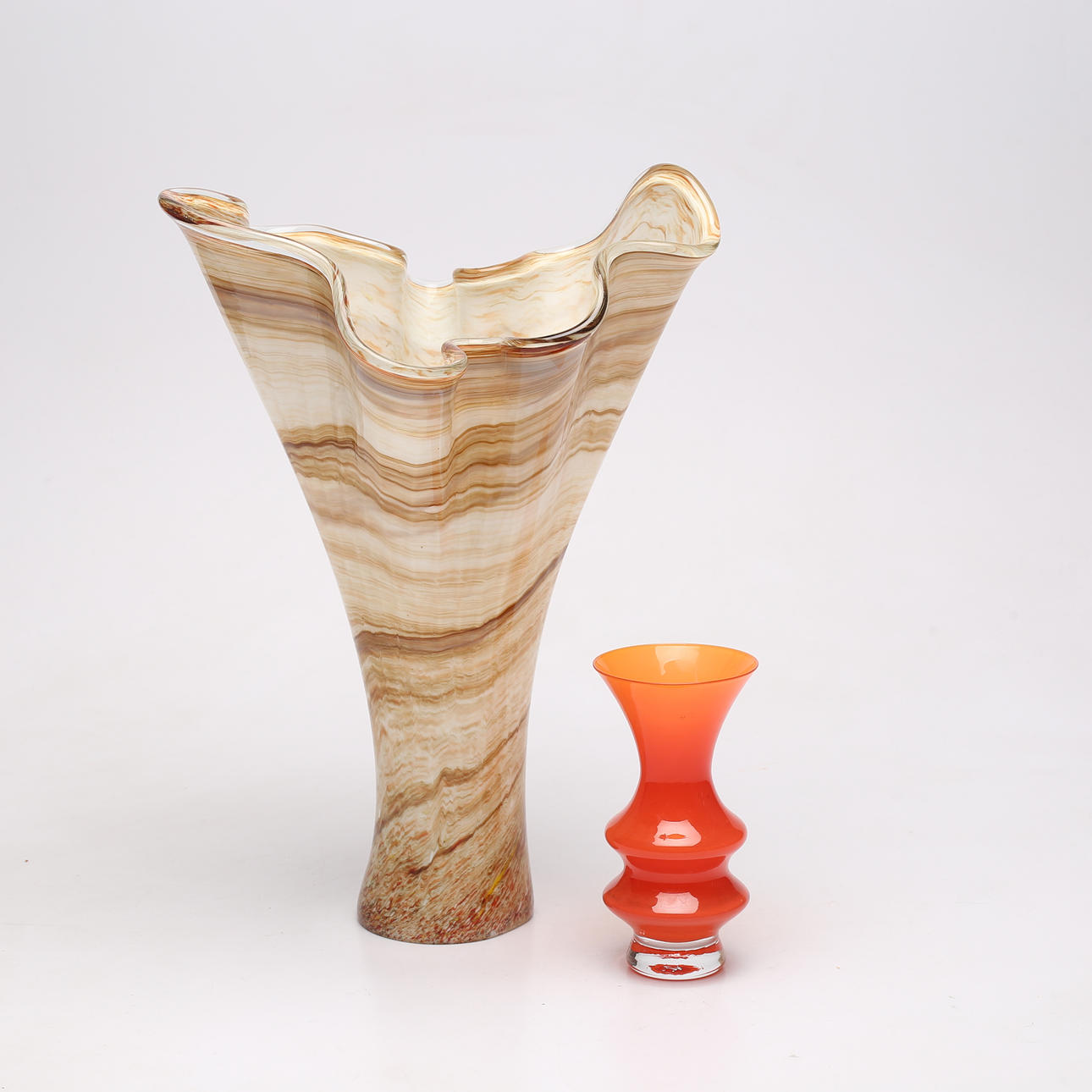 A set of two art glass vases, b.la. Bo Borgström, Åseda.
