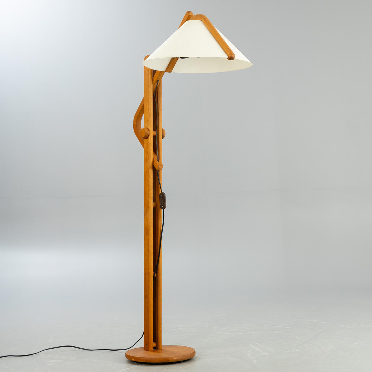 Domus. Teak floor lamp. Denmark, 1970s.