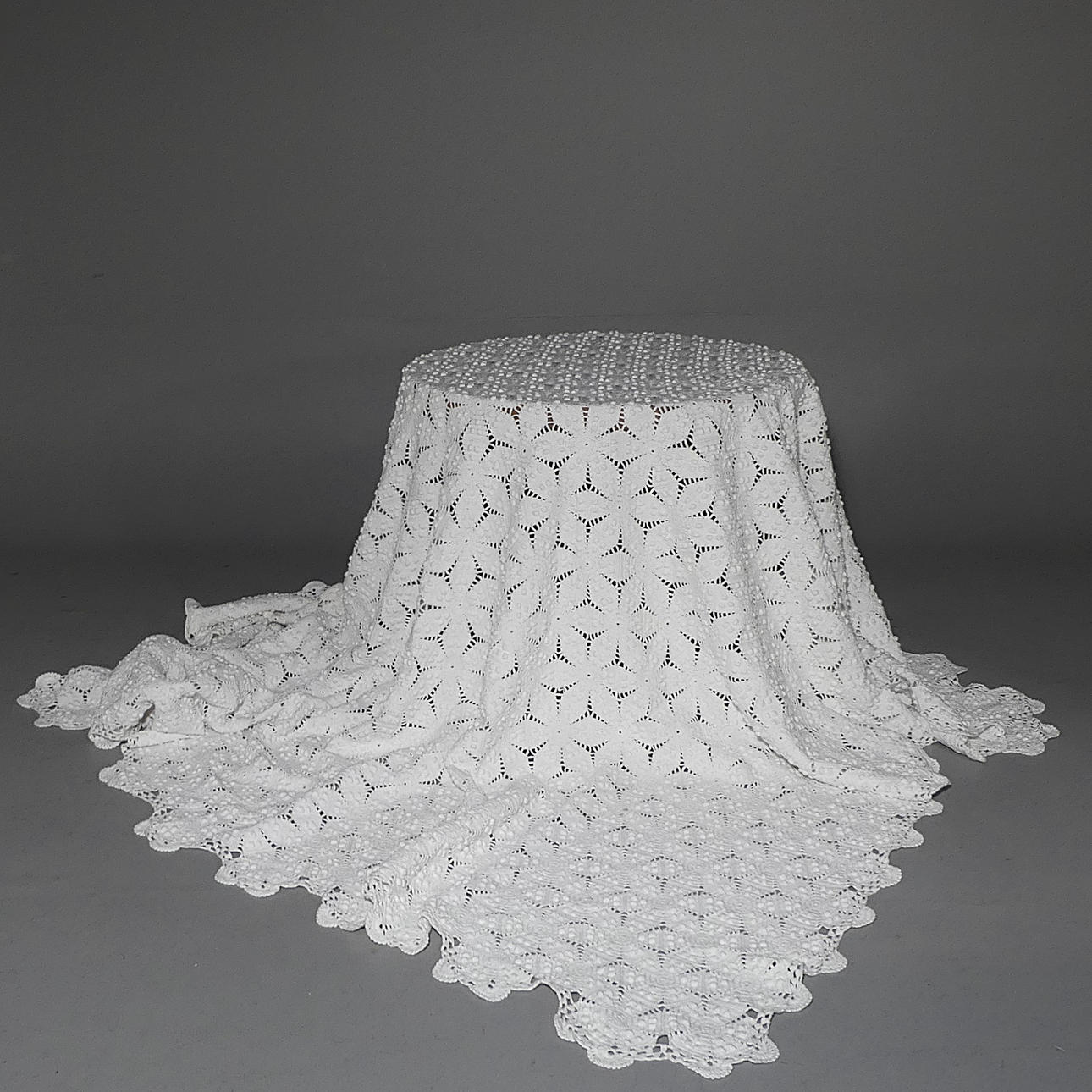 BEDSPREAD, crocheted.