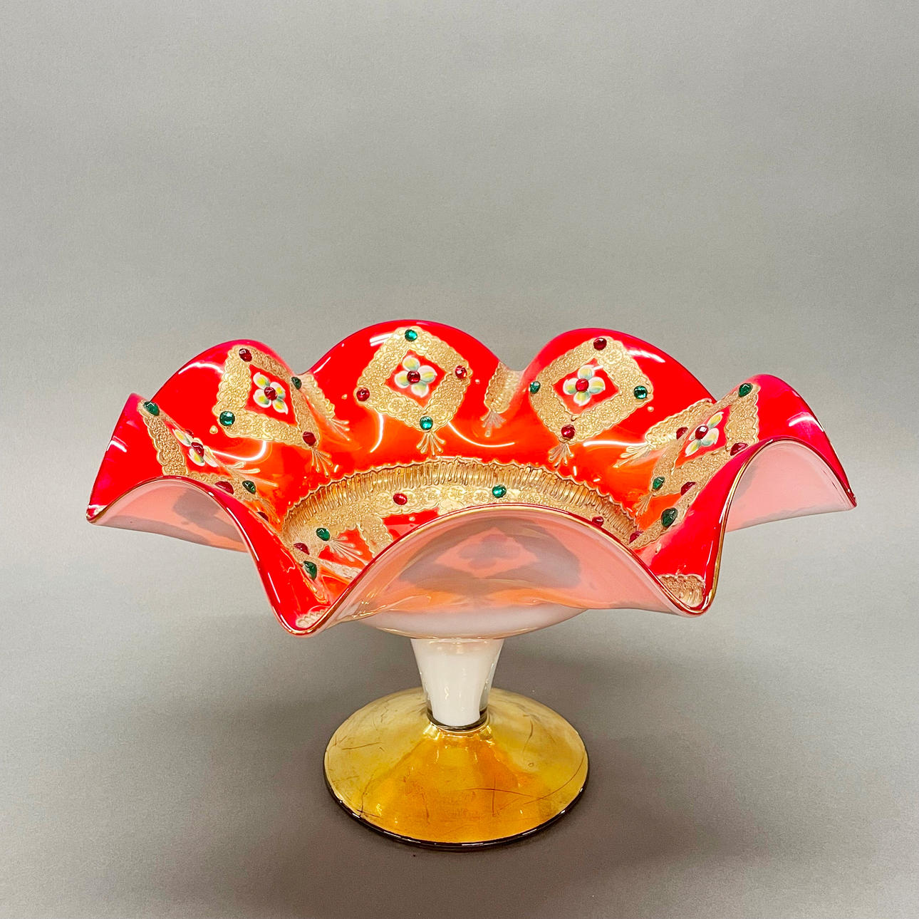 STORT JUVELERAT MURANOGLAS MITTSTYCKE.