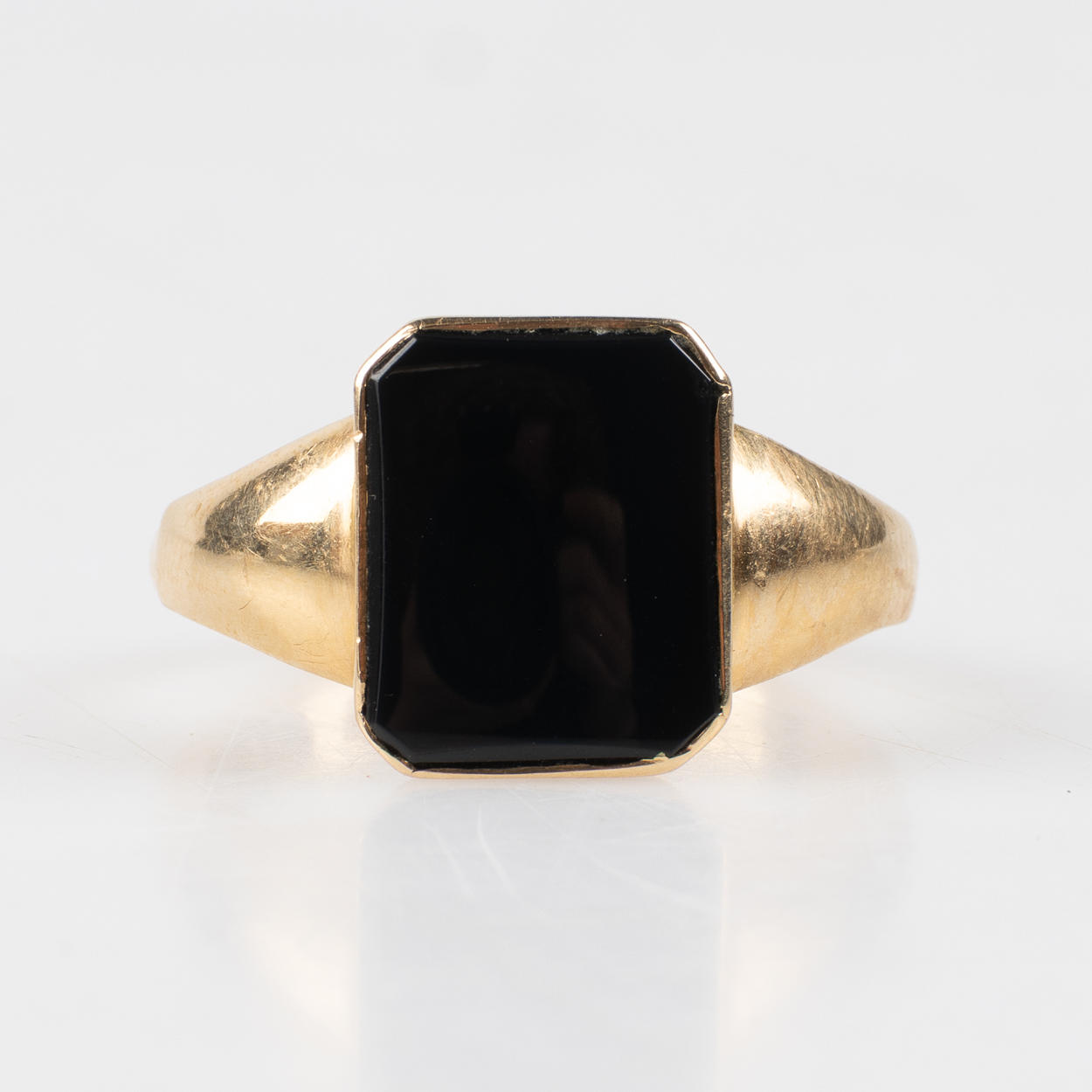 SIGNET RING, 18K gold.