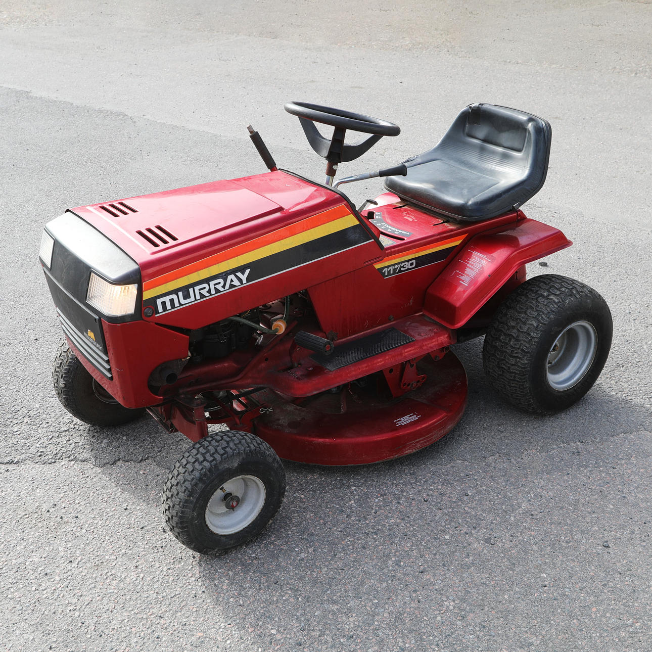Riding mower, Murray, 11hp 30.