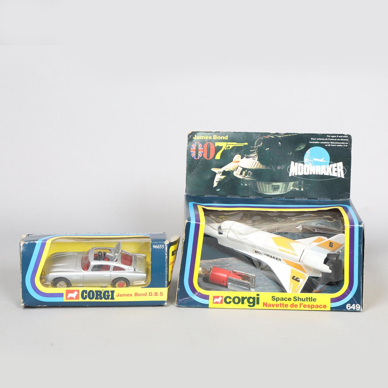 CORGI, JAMES BOND D.B.5 OG MOONRAKER RUMFÆRGE (2).