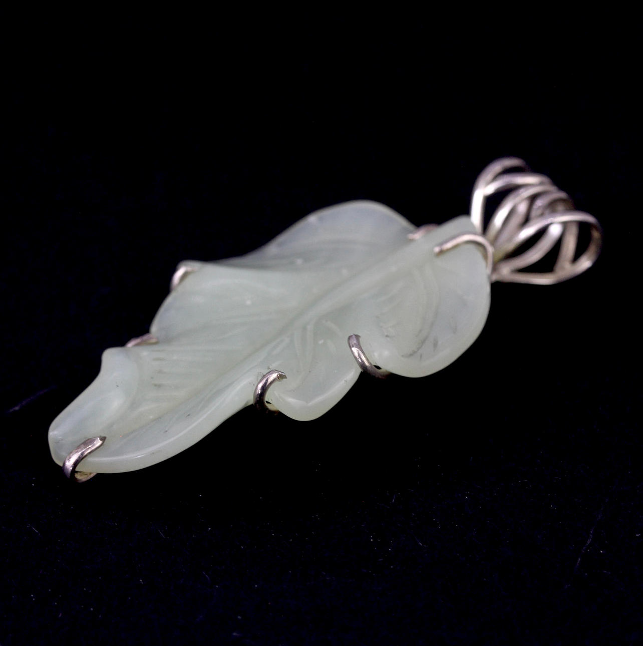 SILVER LEAF PENDANT.