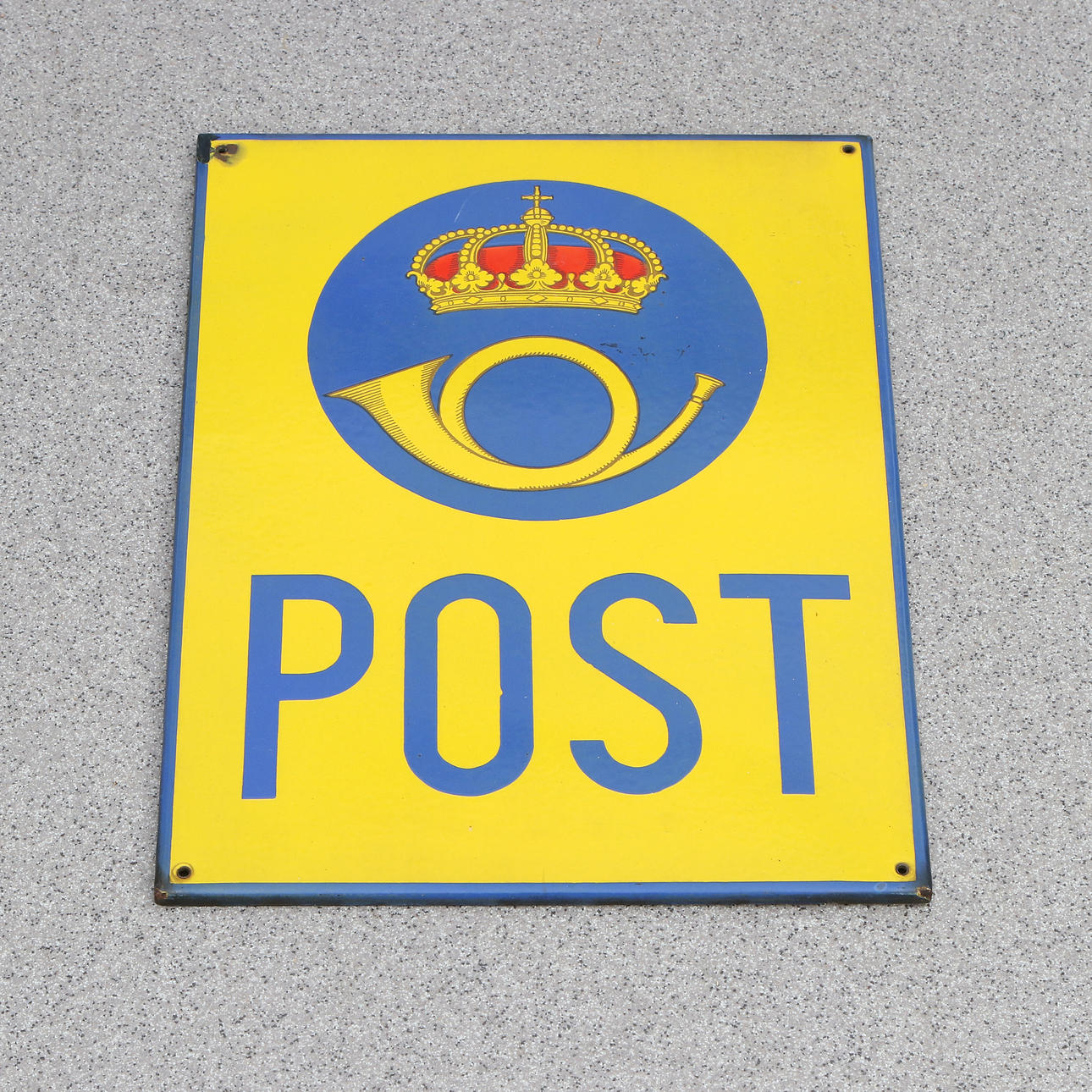 POST, EMAILSCHILD. Emailliertes Blech. Mitte des 20. Jahrhunderts.