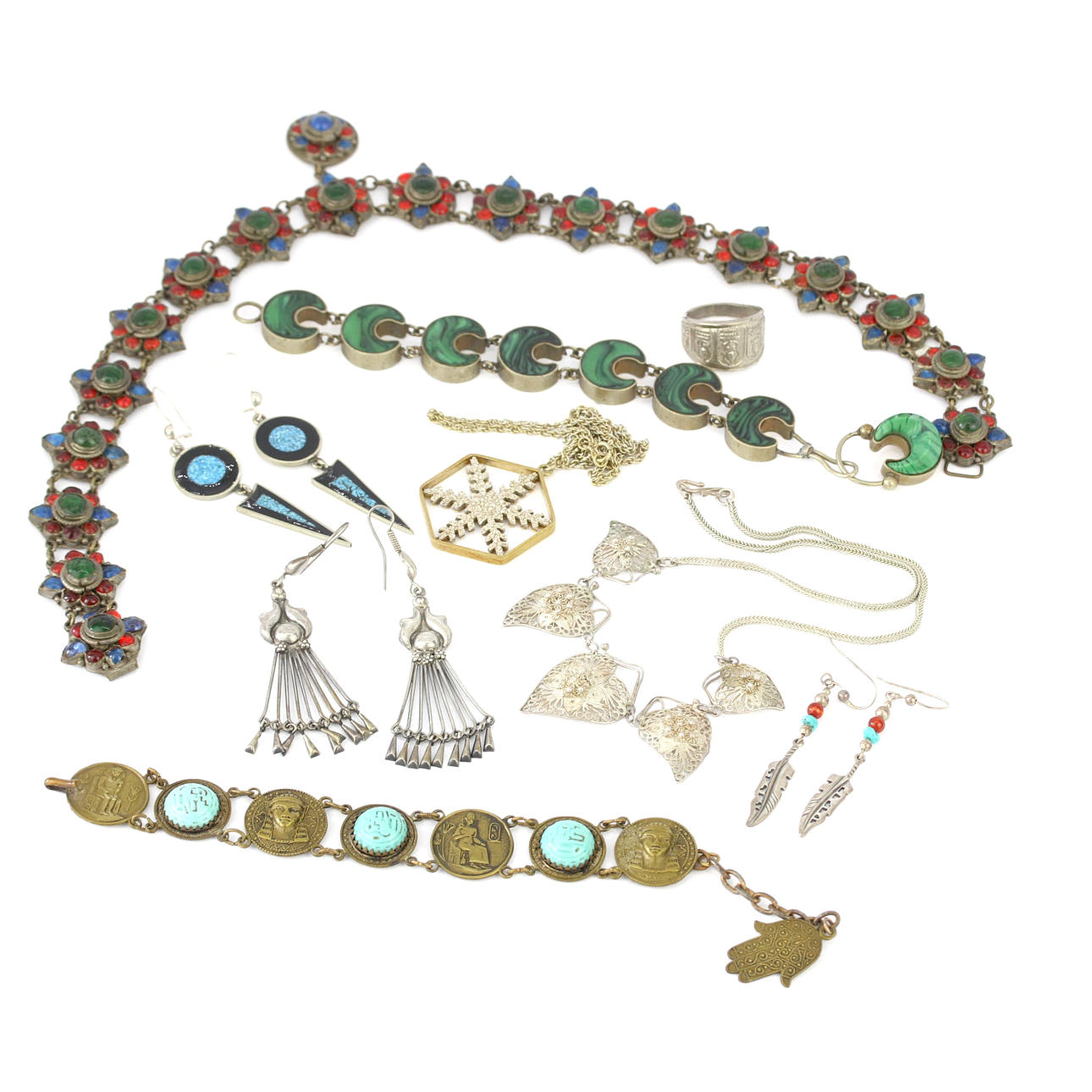 VARIOUS JEWELLERY ITEMS.