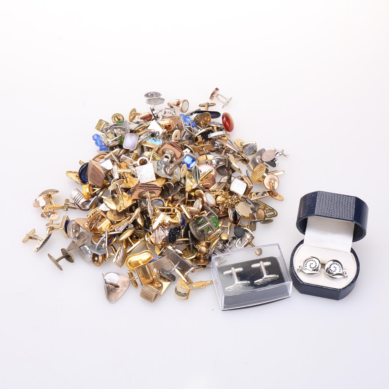 MANCHETKNAPPER, ca. 1030 gram.