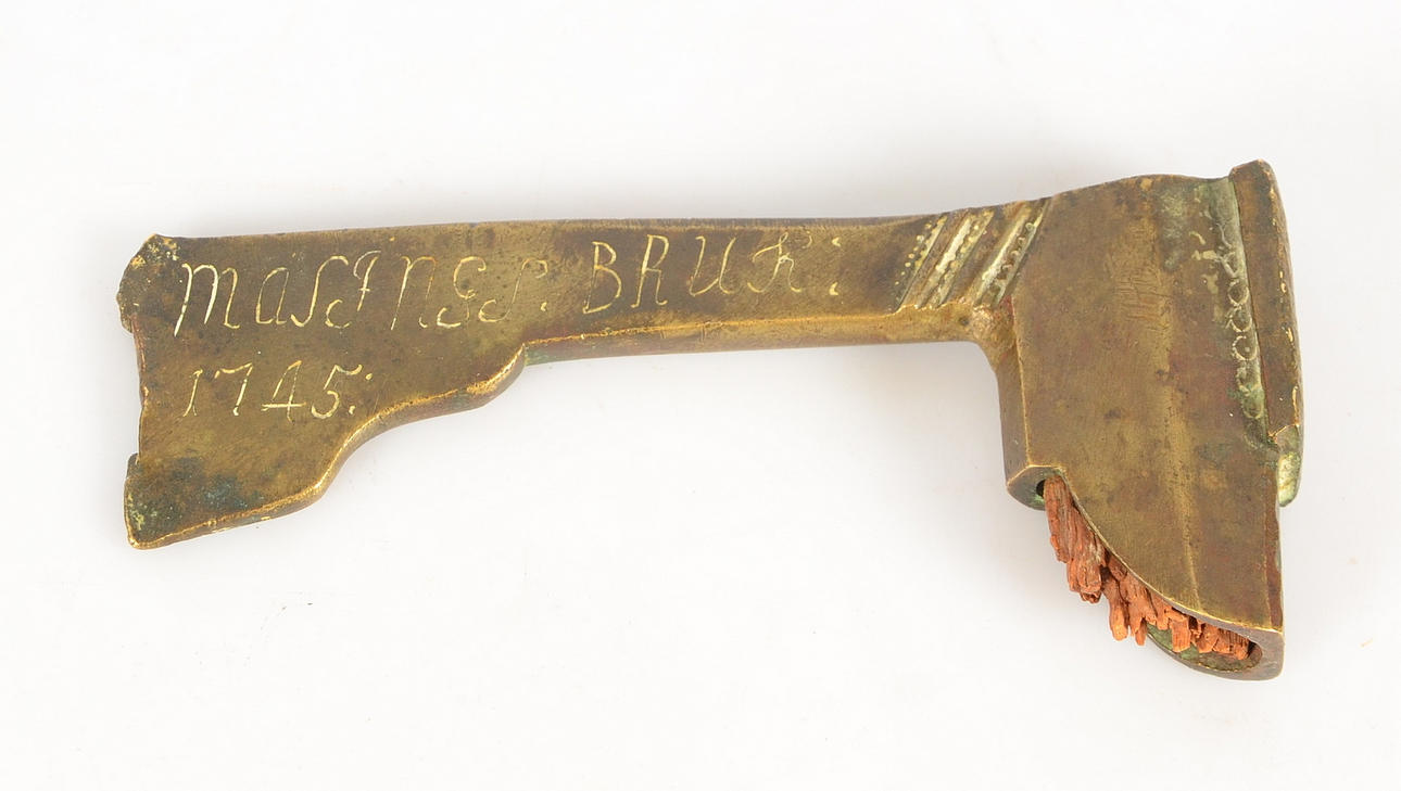 FRAGMENT, Nyköpings mässingsbruk, daterad 1745.