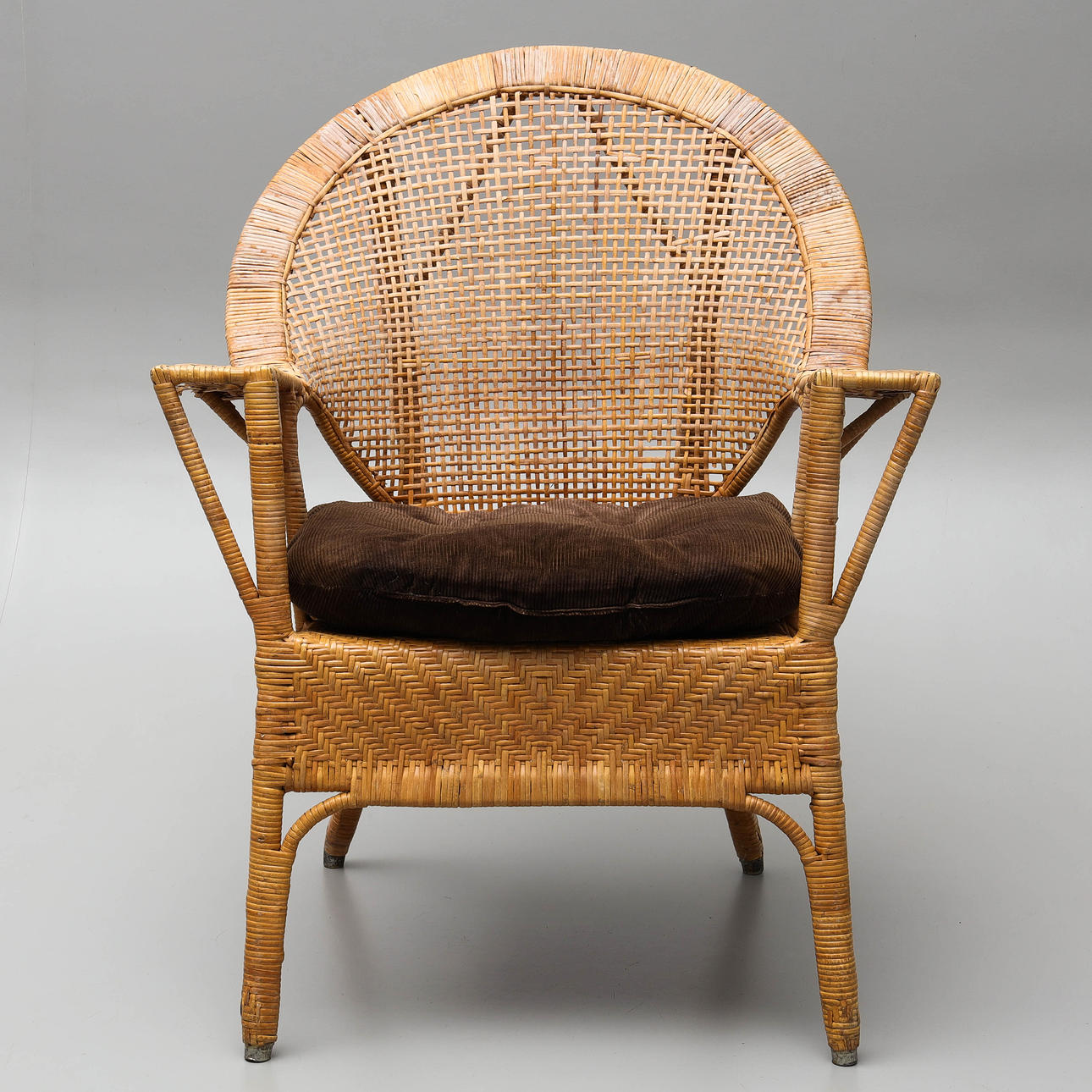 KORGSTOL, med dyna, 1900-tal.