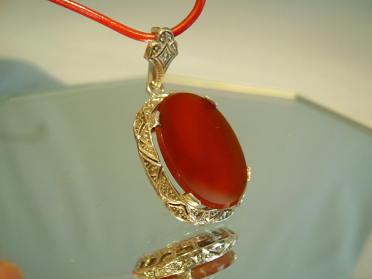 KARNEOL-Hänge, Art Deco till 1920-1925.