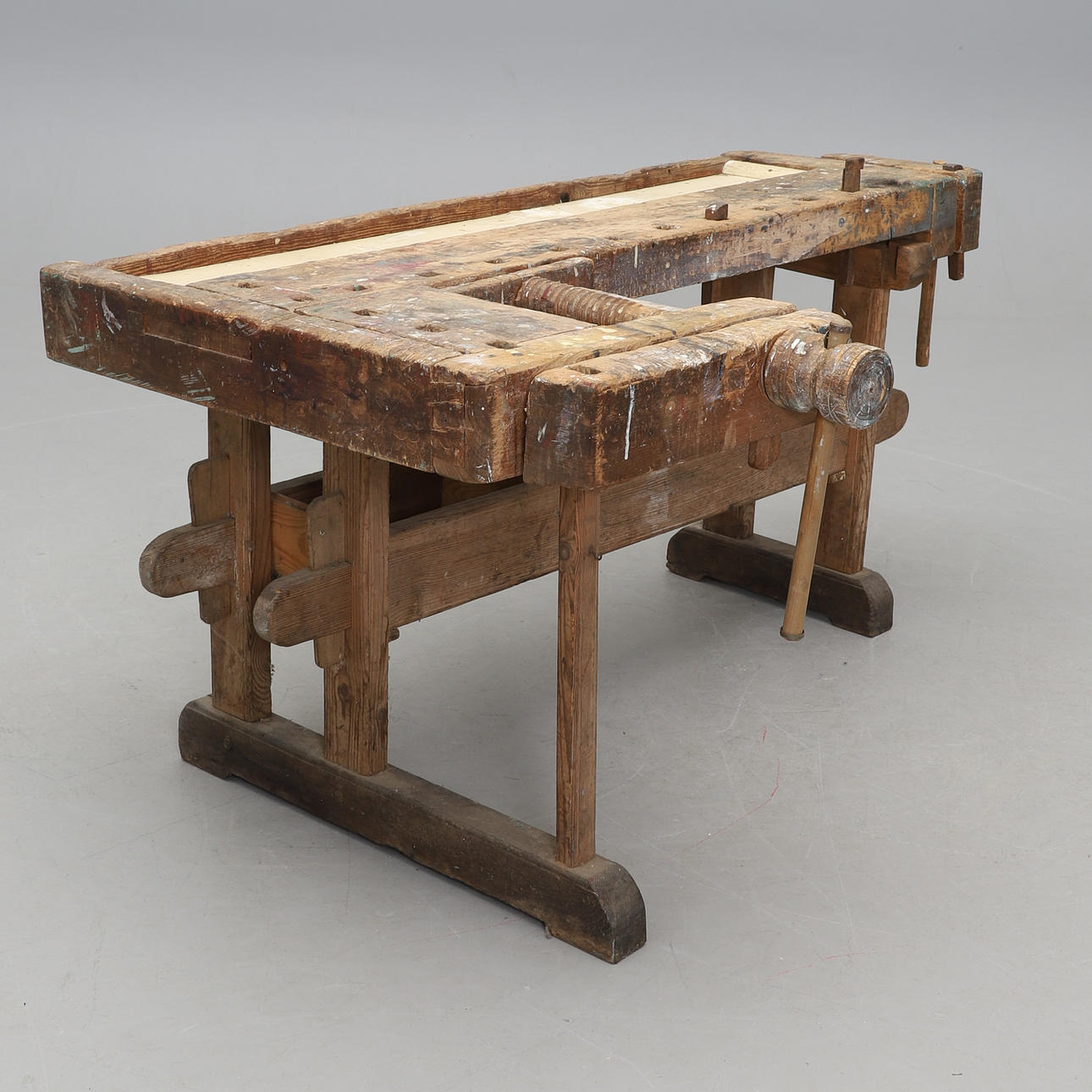 A 20th-century carpenter's bench.