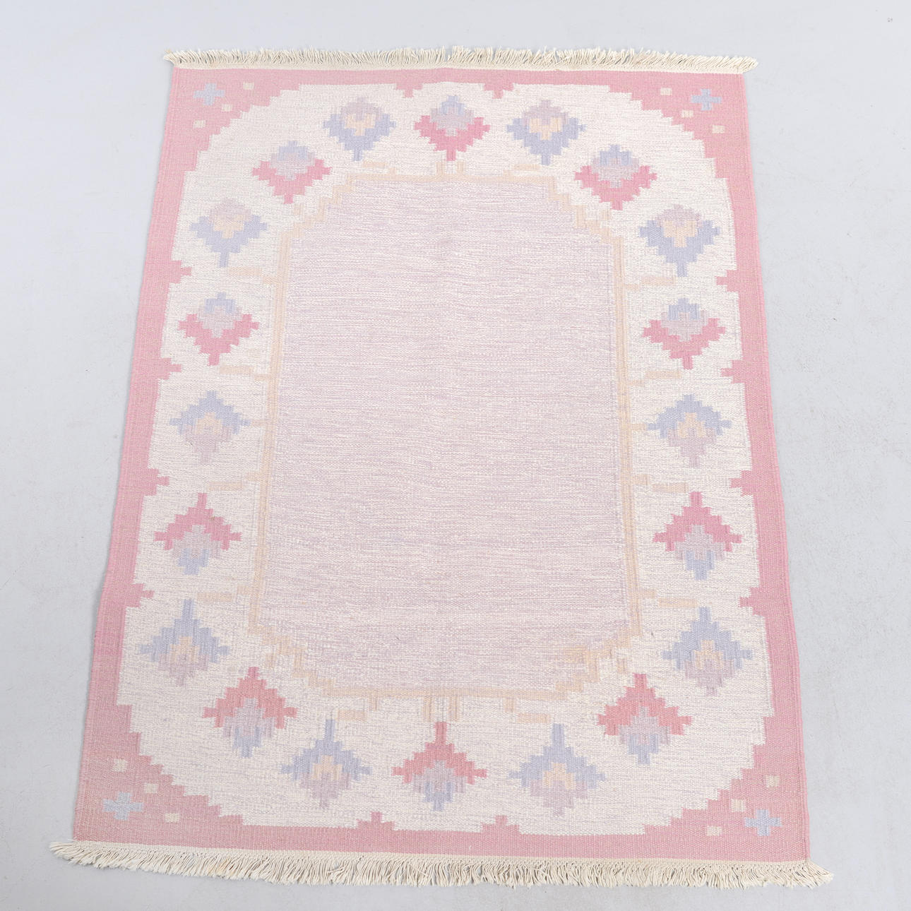 CARPET, yarrow linen, 200 x 143 cm.