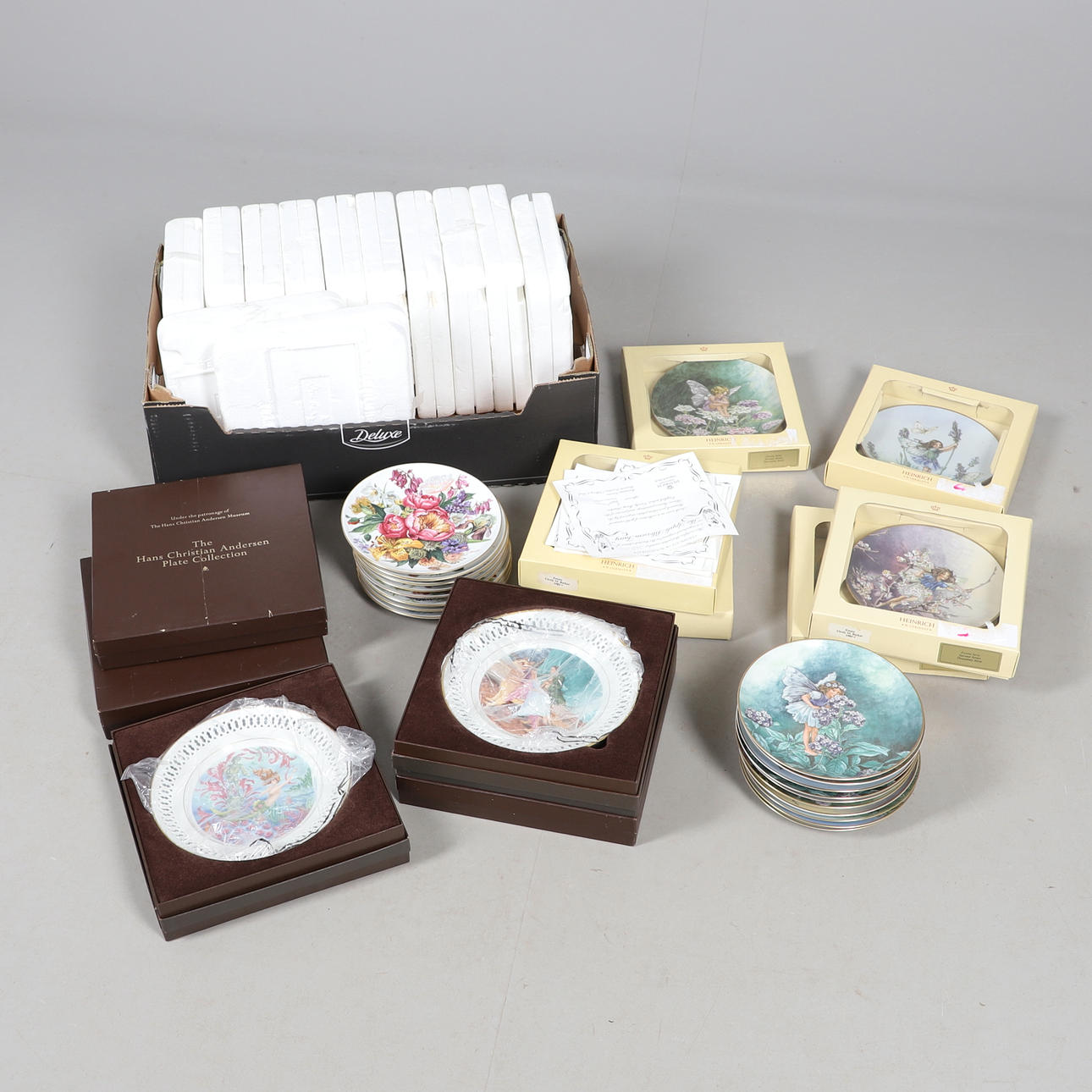 VARIOUS COLLECTORS PLATES.