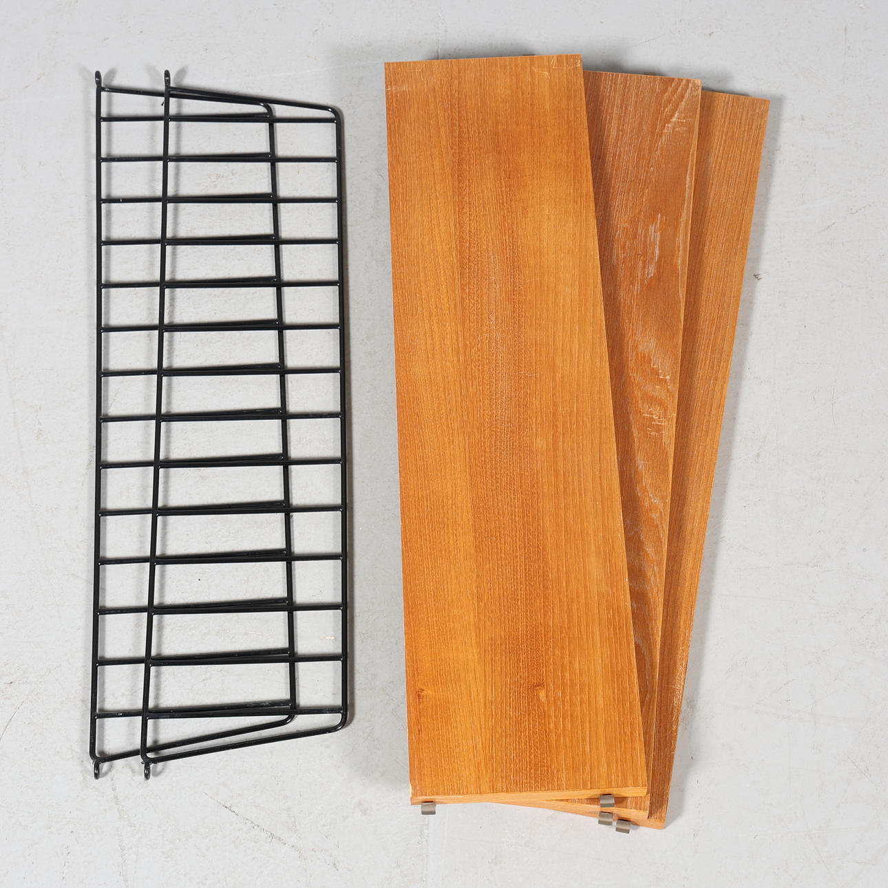 STRING SHELF, 3 shelves.