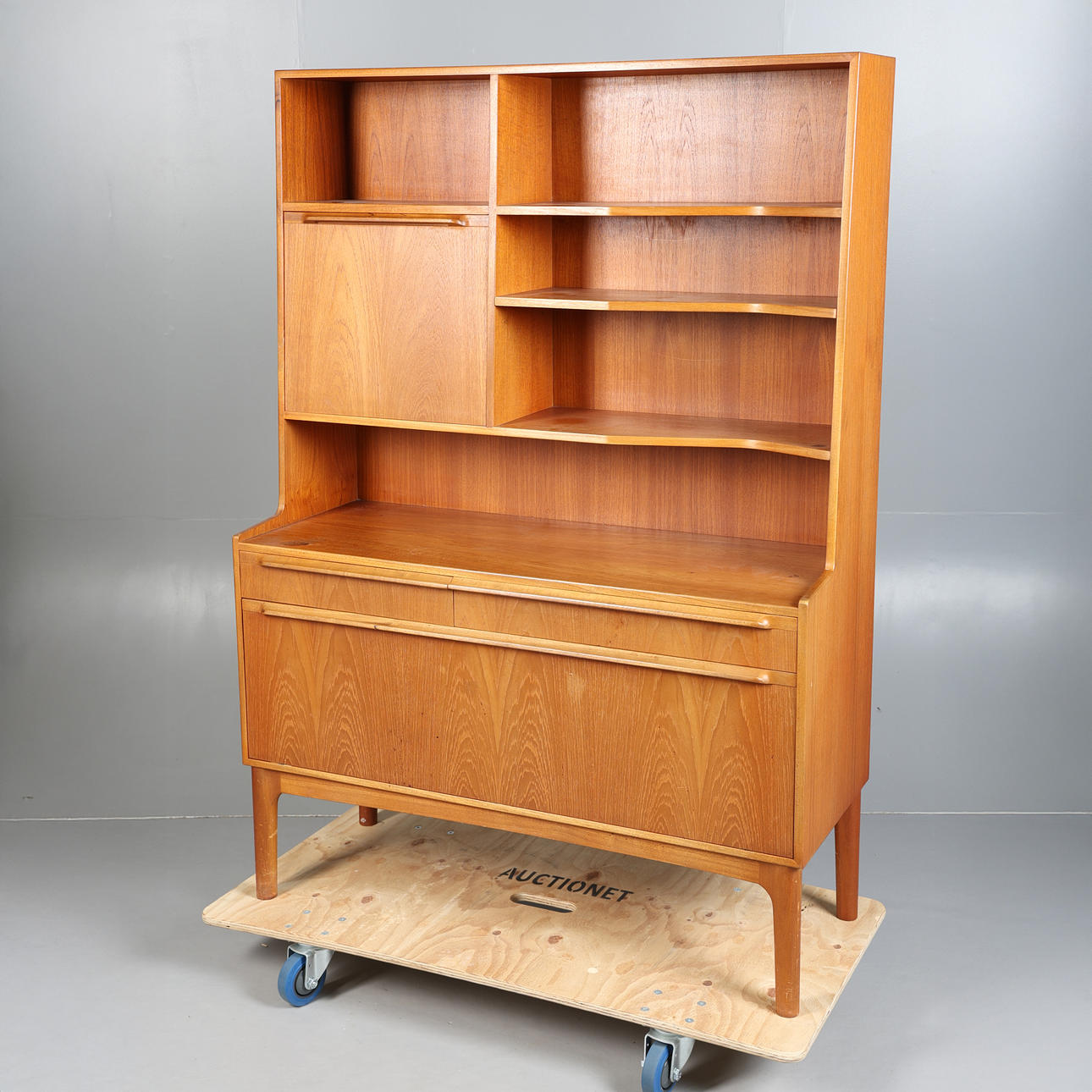 MCINTOSH. A TEAK HIGHBOARD.