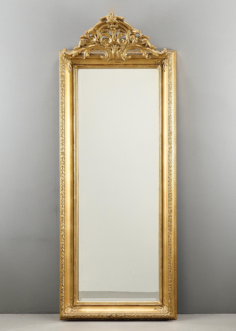 MIRROR 19th century, wood and plaster.