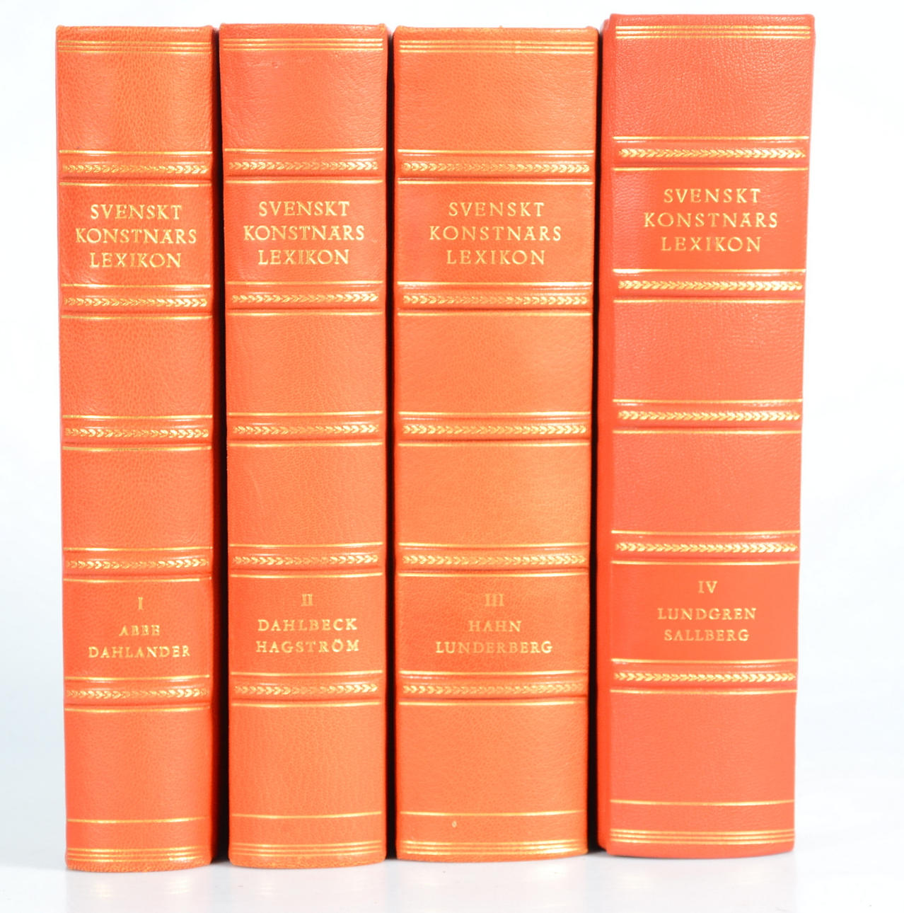 BOK, 4 vol, "Svenskt konstnärslexikon", Malmö 1957. (Ej komplett).