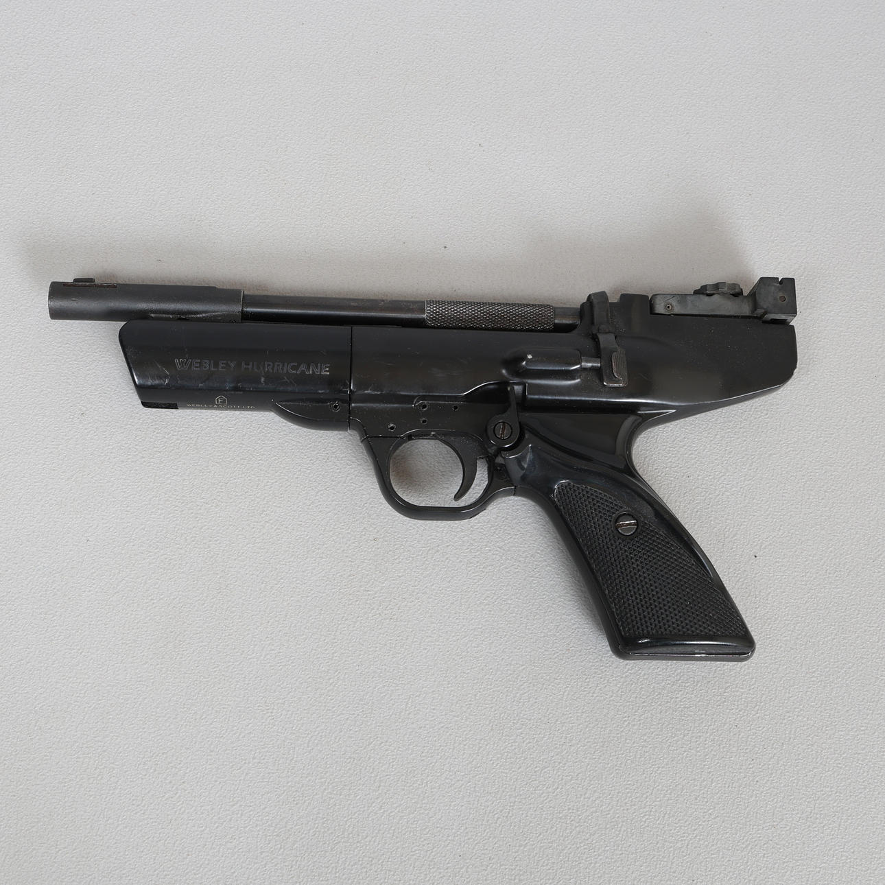 WEBLEY HURRICANE ILMAPISTOOLI.