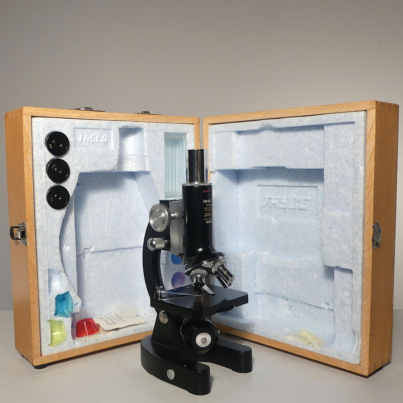 MIKROSKOP, Tasco Deluxe.