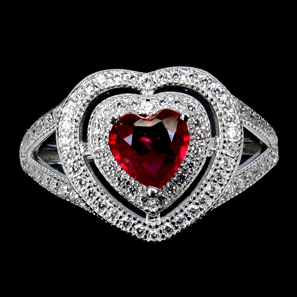 SYDÄN RUBIINI HOPEA RENGAS.