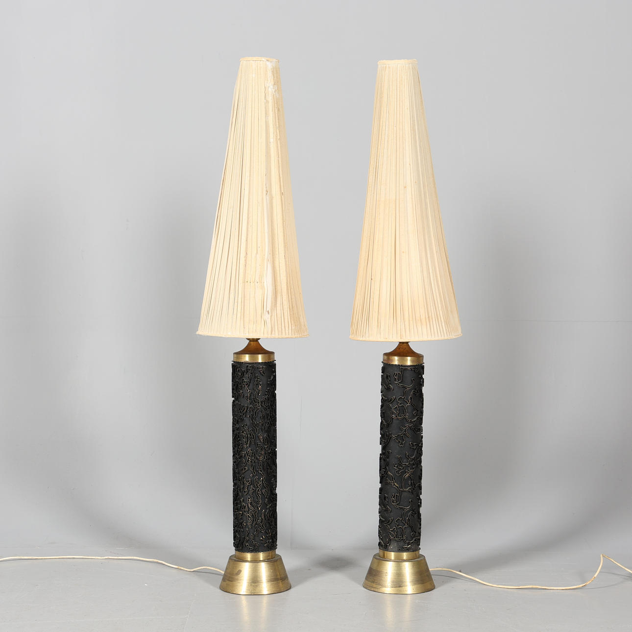 FLOOR LAMPS, 1 pair, wallpaper roll.