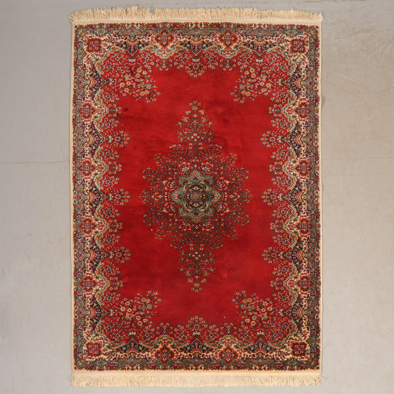 CARPET MACHINE KNOTTED.