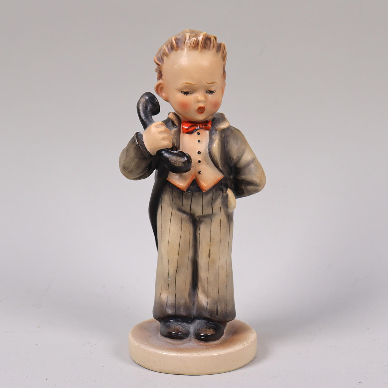 HUMMEL, figurin # 124, "Hello", TMK-1, formgiven 1939.