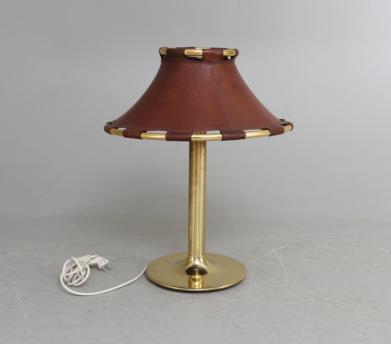 BORDSLAMPA, mässing, Anna Ehrner, Ateljé Lyktan, 1900-tal.