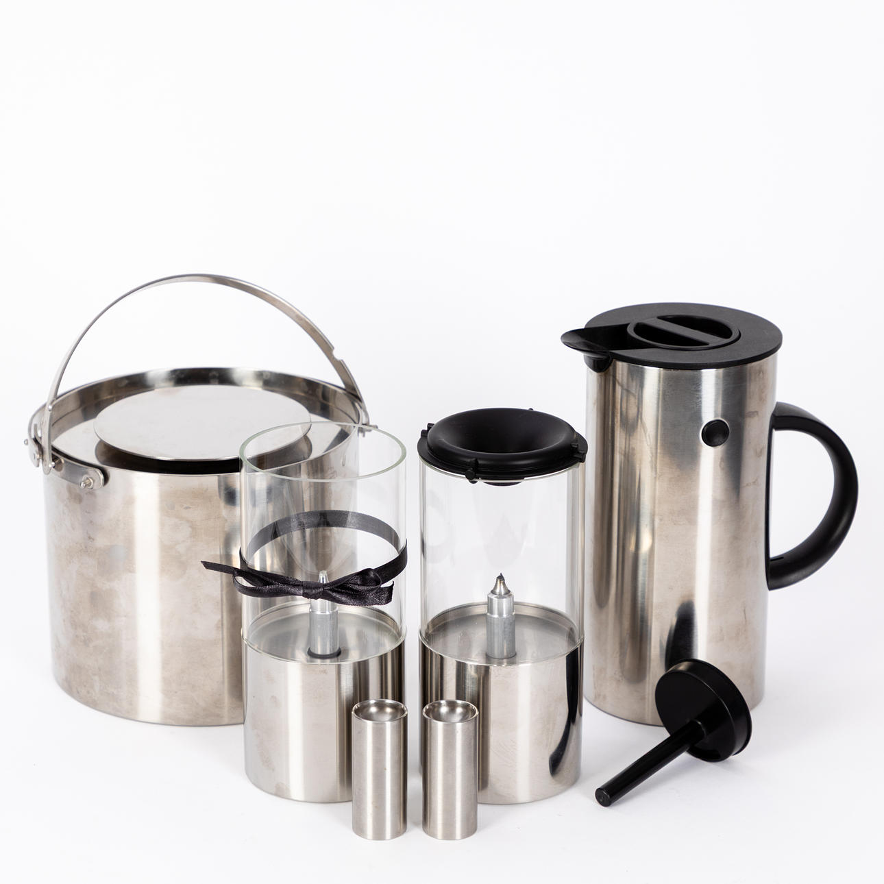 ARNE JACOBSEN, ERIK MAGNUSSEN. convolute. Stelton article. 2 oil