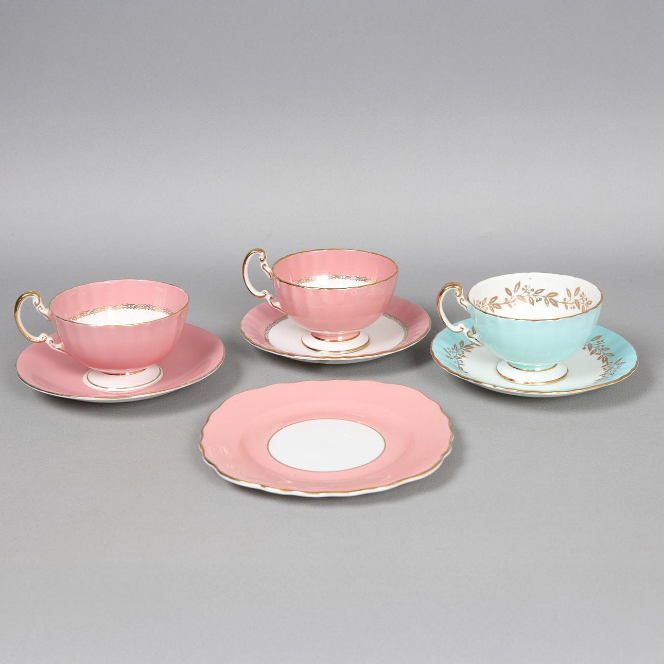 AYNSLEY CUPS AND SAUCERS (7).