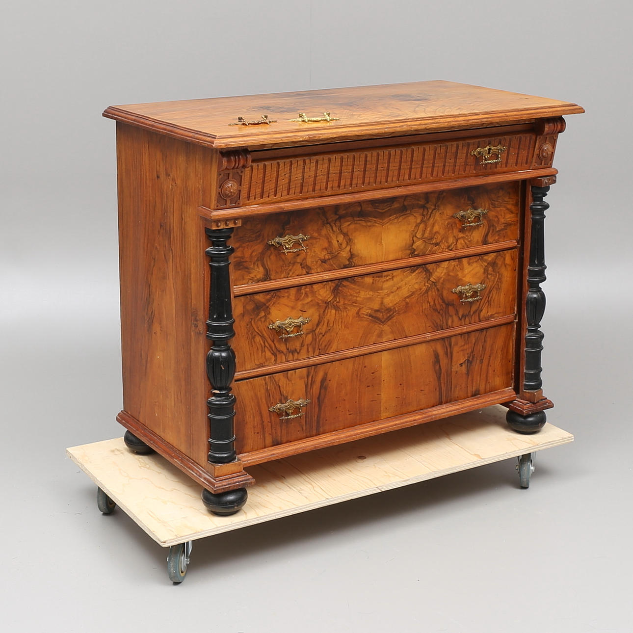 HERRBYRÅ, 4-lådig, nyrenässans, 1800/1900-tal.