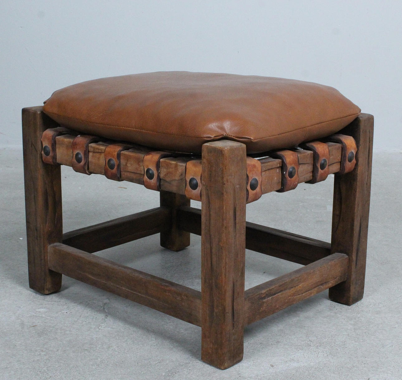 stool/Stool, wood, leather, Brazil, 1970s.