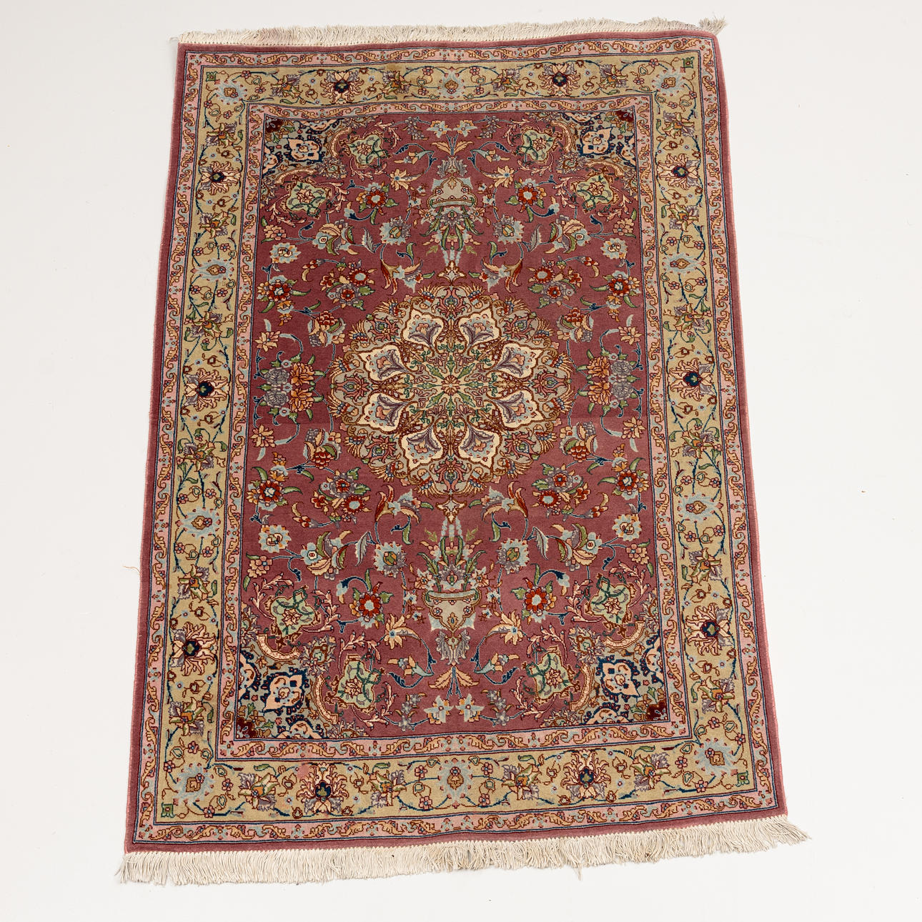 EIN TEPPICH, Persien, ca 156x103 cm.