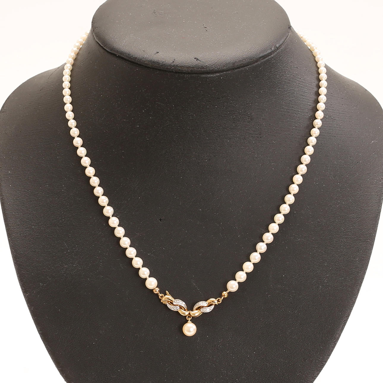 PERLENHALSKETTE, Goldverschluss 18 k.