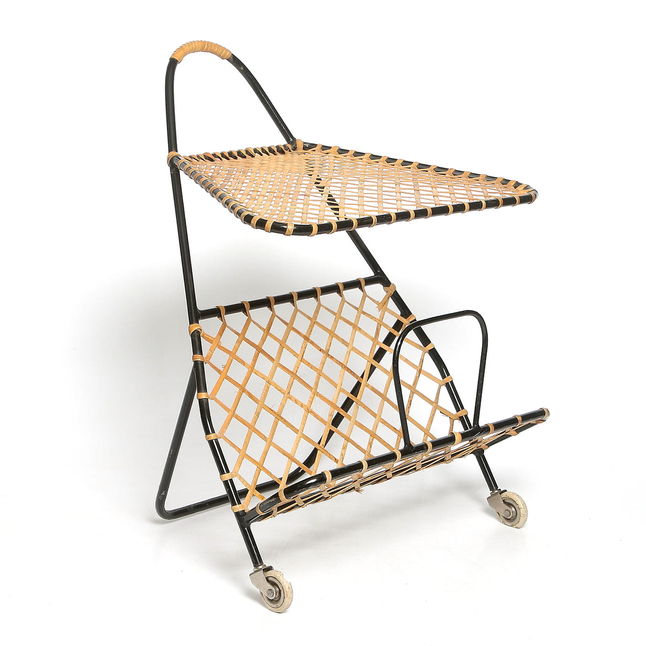 TIDNINGSSTÄLL, metall och rotting, 1950/60-tal.