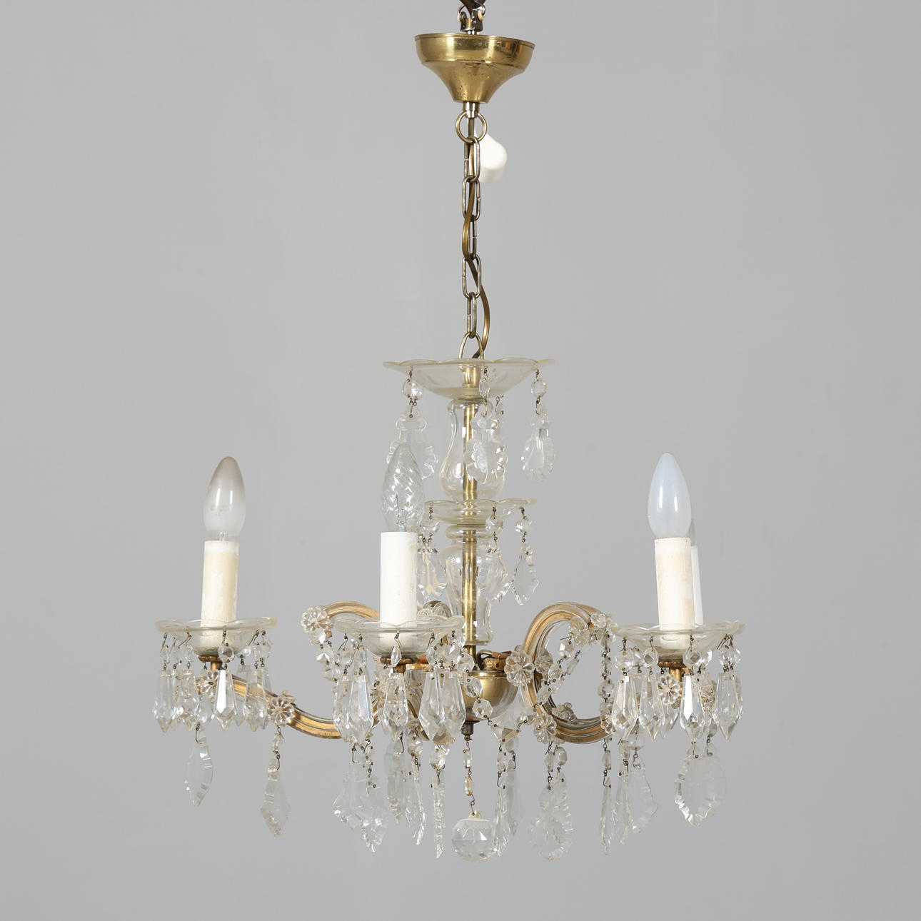 A 5-arm chandelier, Venetian style, electrified.
