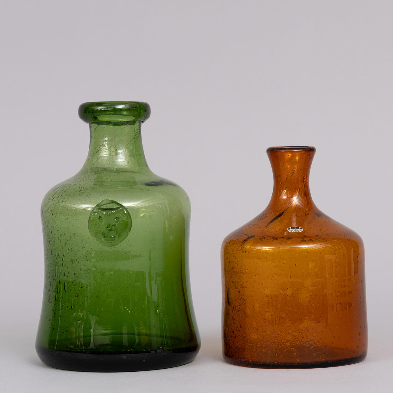 ERIK HÖGLUND. Flaskor, 2 st, glas, Boda.