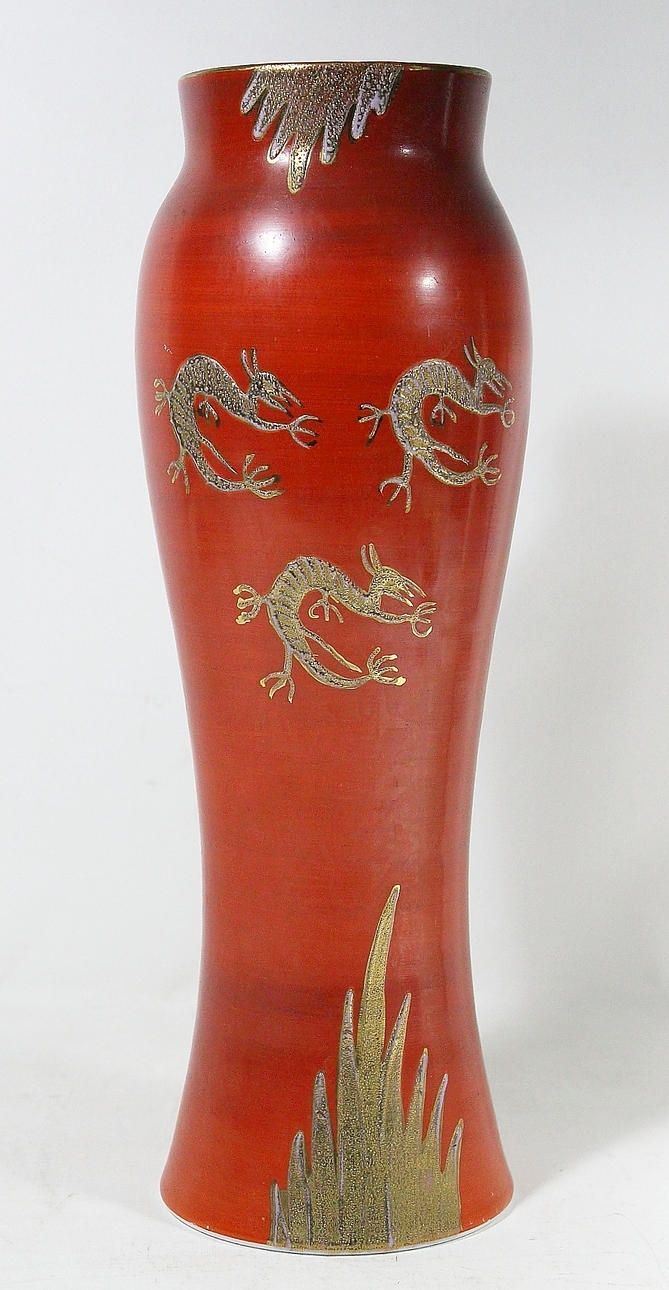 VAS, Opalinglas, med drakmotiv, 1900-talets början.