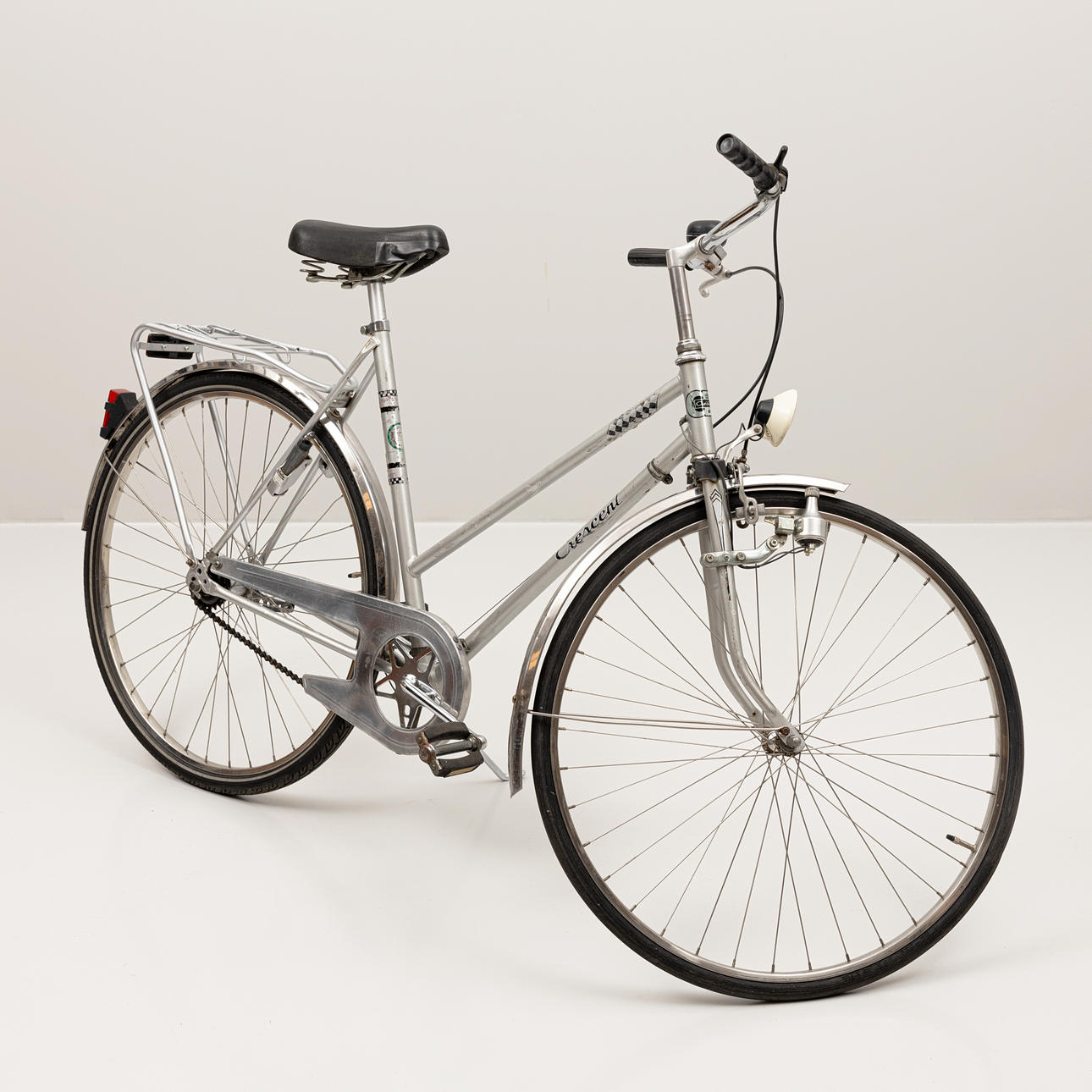 BICYCLE, Crescent, 28 inch, 3 gears.