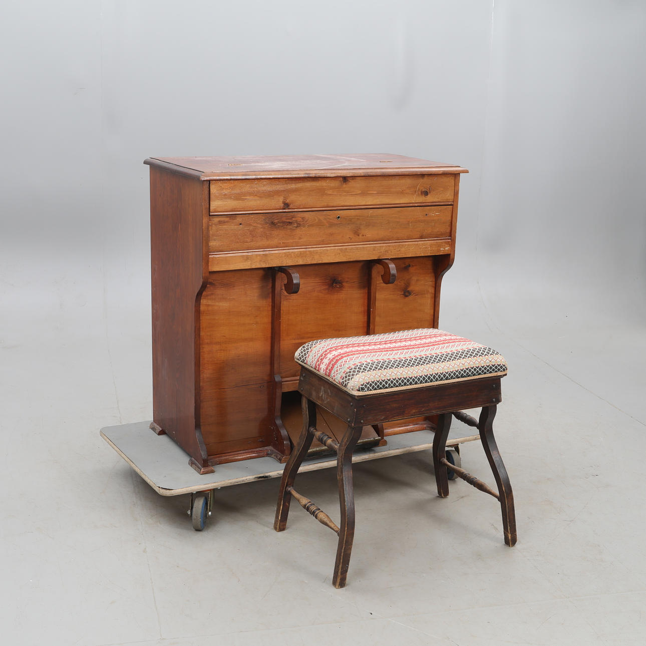 TRAMPORGEL jakkaralla, Tukholma.