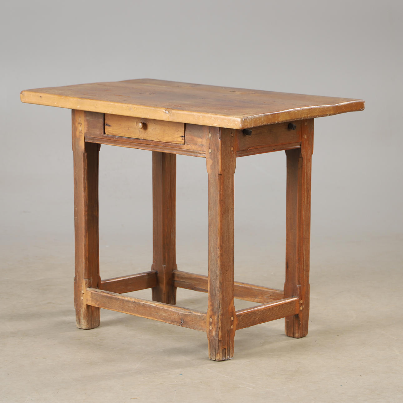 A side table, pine, 1800/20th century.